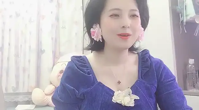 Snapshot of Hanicarrot chatting on March 5, 2025, 5:08 pm Hanicarrot online show from March 5, 2025, 5:08 pm