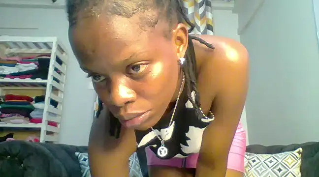 Petite 254 online show from January 17, 2025, 1:03 pm