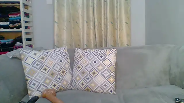 Petite 254 online show from May 6, 2026, 12:08 am
