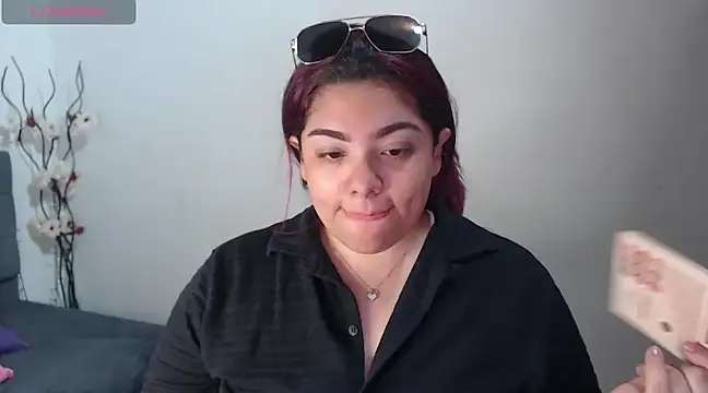 KathyGonzalez online show from February 12, 2025, 12:33 pm