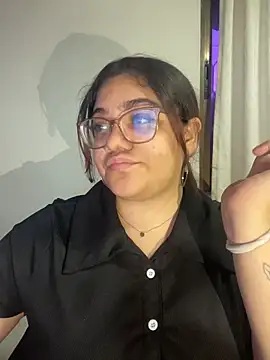 Snapshot of KathyGonzalez chatting on November 11, 2025, 10:59 am KathyGonzalez online show from November 11, 2025, 10:59 am