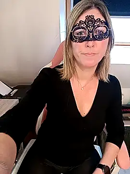 Snapshot of Rose_Libertine chatting on April 3, 2026, 7:17 am Rose Libertine online show from April 3, 2026, 7:17 am