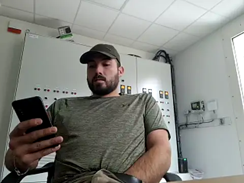 Leonormaldick online show from December 15, 2025, 12:42 pm