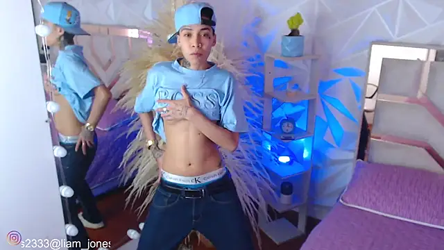 Snapshot of Jonesliam23 chatting on September 18, 2025, 7:27 pm Jonesliam23 online show from September 18, 2025, 7:27 pm