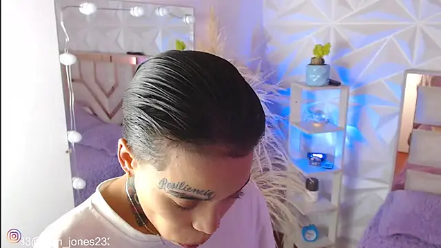 Snapshot of Jonesliam23 chatting on October 2, 2025, 7:21 pm Jonesliam23 online show from October 2, 2025, 7:21 pm