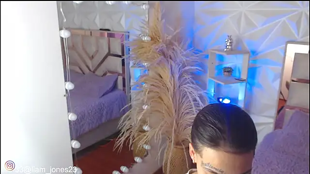 Snapshot of Jonesliam23 chatting on October 17, 2025, 7:27 pm Jonesliam23 online show from October 17, 2025, 7:27 pm