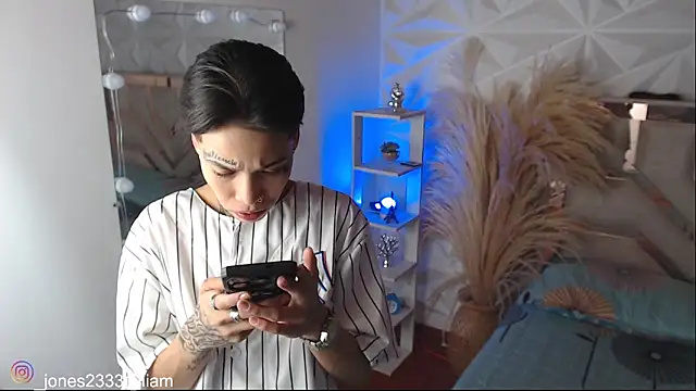 Snapshot of Jonesliam23 chatting on October 28, 2025, 10:34 pm Jonesliam23 online show from October 28, 2025, 10:34 pm