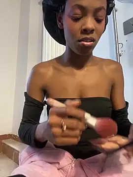 adaraSmiith online show from December 12, 2024, 11:29 am