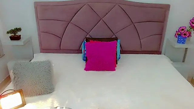 laura sweett120 online show from February 14, 2025, 3:54 am