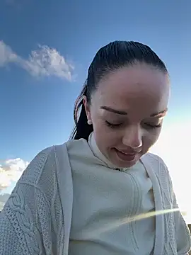 Vanesskaa online show from September 24, 2025, 5:16 pm