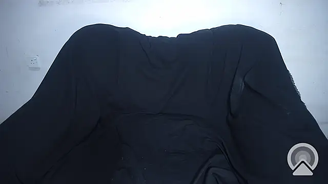 LureLily online show from December 8, 2024, 5:44 pm