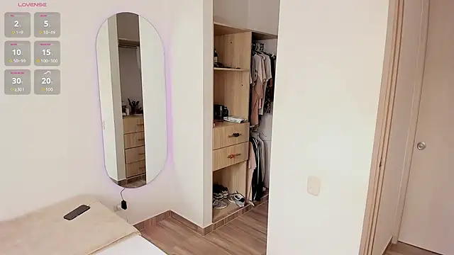 Snapshot of rose_scottt chatting on October 15, 2025, 3:12 pm rose scottt online show from October 15, 2025, 3:12 pm