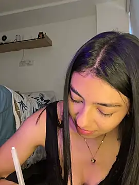 Liissa cute  online show from May 11, 2026, 4:04 pm
