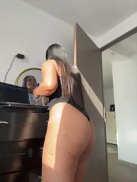 LauraCadwell online show from June 25, 2026, 12:42 pm