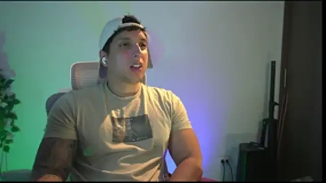 Snapshot of appolo_allen chatting on February 8, 2026, 10:57 pm appolo allen online show from February 8, 2026, 10:57 pm