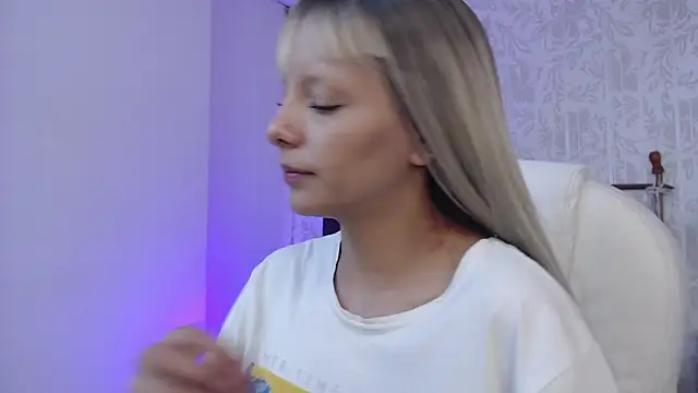 peyton golden1 online show from December 5, 2025, 3:48 am