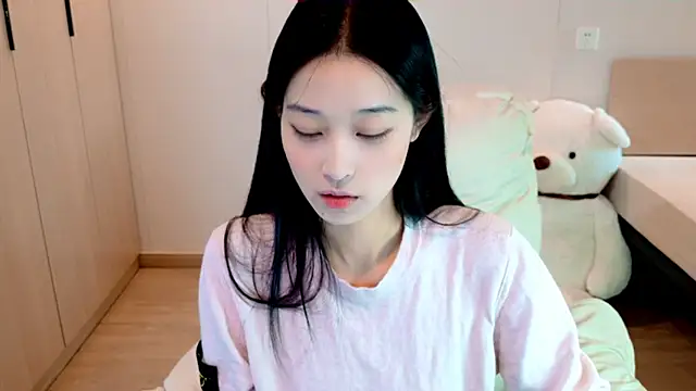 Xueb J online show from October 22, 2025, 6:13 am