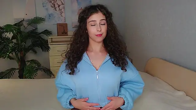 Snapshot of cosmosbaby chatting on September 22, 2025, 1:13 pm cosmosbaby online show from September 22, 2025, 1:13 pm