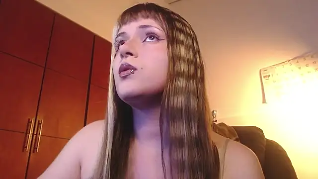 Snapshot of NEXT_DOOR_GIRL_ chatting on October 1, 2025, 10:05 pm NEXT DOOR GIRL online show from October 1, 2025, 10:05 pm