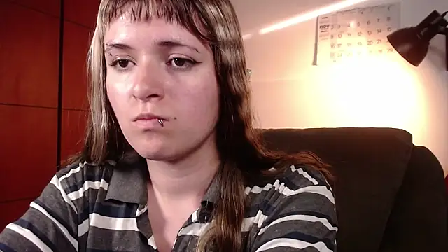 Snapshot of NEXT_DOOR_GIRL_ chatting on November 4, 2025, 9:58 pm NEXT DOOR GIRL online show from November 4, 2025, 9:58 pm