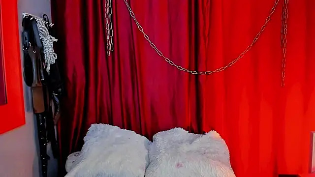 AvaLusty online show from October 7, 2025, 2:47 pm