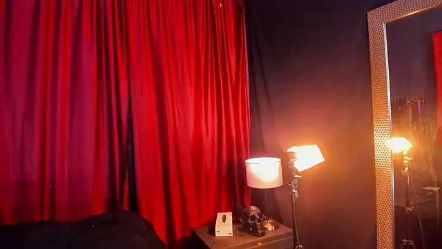 AvaLusty online show from October 29, 2025, 3:14 pm