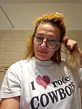 Selenna emma online show from October 24, 2025, 8:27 pm