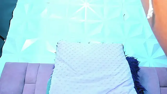 Briyit Doll online show from January 17, 2025, 4:06 am