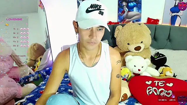  snopyy  online show from February 26, 2025, 8:00 pm