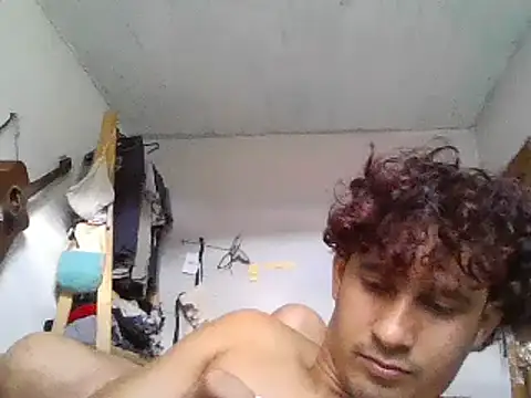 pedrodavid  online show from February 5, 2025, 6:04 pm