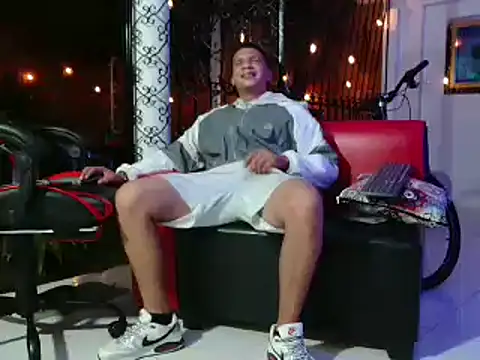 damiam fiery online show from February 25, 2025, 4:24 am