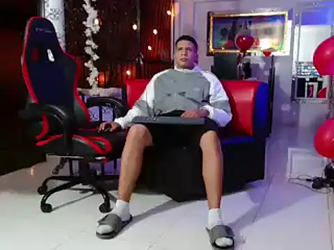 damiam fiery online show from March 18, 2025, 4:04 am