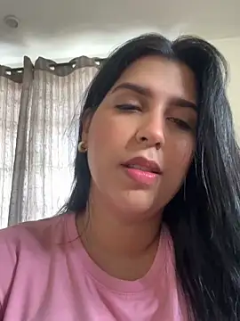 NiaSoler online show from May 6, 2026, 3:50 pm