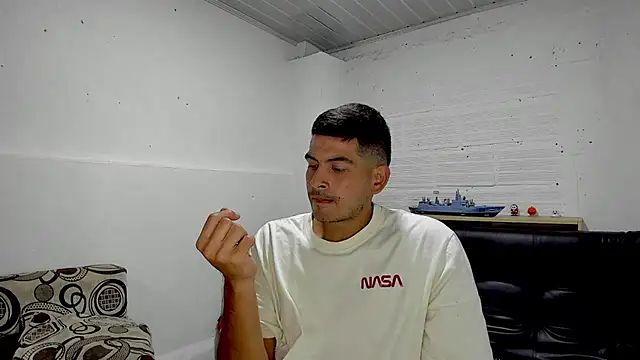 Himoreno25 online show from December 11, 2024, 4:07 am