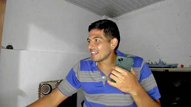 Himoreno25 online show from January 1, 2025, 5:33 am