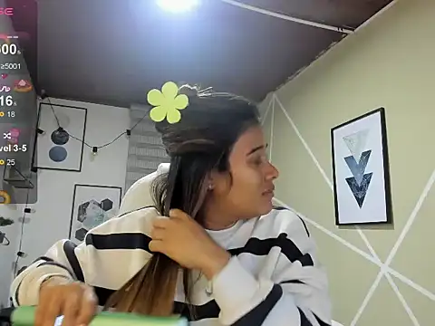 Snapshot of Enma__clark chatting on October 27, 2025, 4:05 am Enma  clark online show from October 27, 2025, 4:05 am