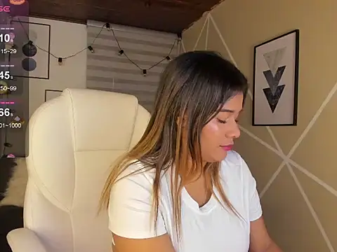 Enma  clark online show from November 8, 2025, 4:12 am