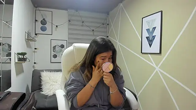 Enma  clark online show from November 25, 2025, 3:39 am