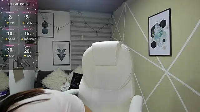 Enma  clark online show from February 13, 2026, 4:08 am