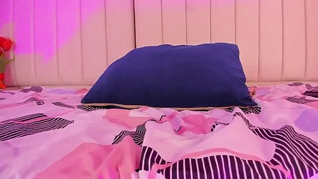 julieta flower online show from January 9, 2025, 7:18 pm