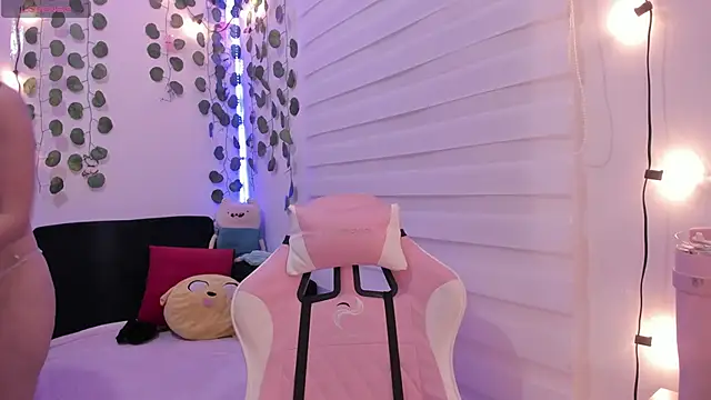 moonliiiight1 online show from December 24, 2024, 12:33 am