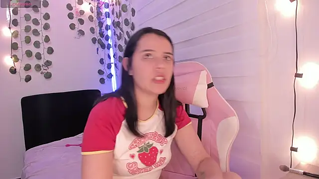 moonliiiight1 online show from January 16, 2025, 1:27 am