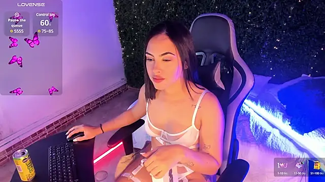 Maya Bluee online show from December 15, 2024, 3:34 am