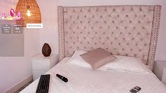 Maya Bluee online show from October 5, 2025, 3:49 am