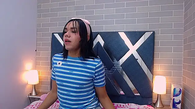 AndreaGil  online show from December 30, 2024, 12:52 pm