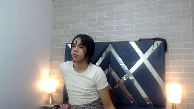 AndreaGil  online show from February 5, 2025, 12:27 pm