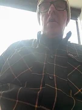 Snapshot of twist699 chatting on March 25, 2026, 9:21 pm twist699 online show from March 25, 2026, 9:21 pm