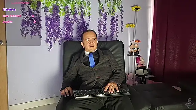 Snapshot of yazfore2 chatting on July 1, 2026, 1:45 pm yazfore2 online show from July 1, 2026, 1:45 pm