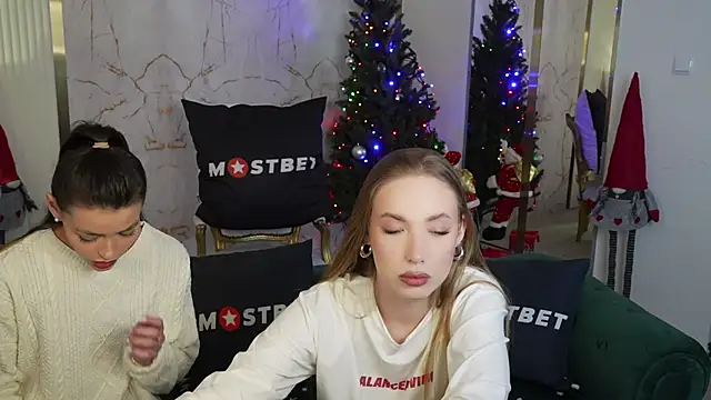 Gabriella054 online show from January 3, 2025, 11:44 pm