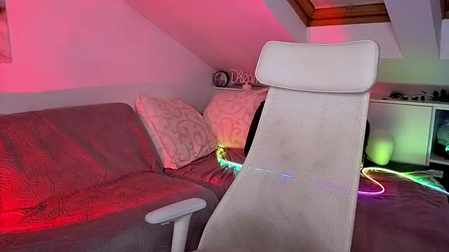 MiaRouge online show from November 2, 2025, 3:53 am